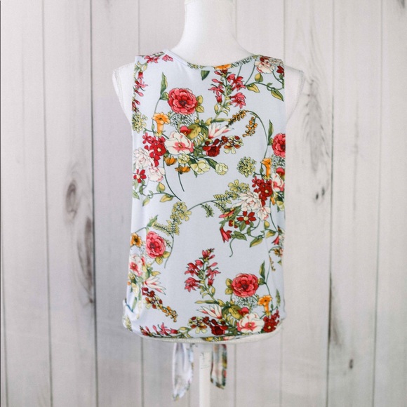 The Raine Top- light blue floral sleeveless top - Picture 6 of 7